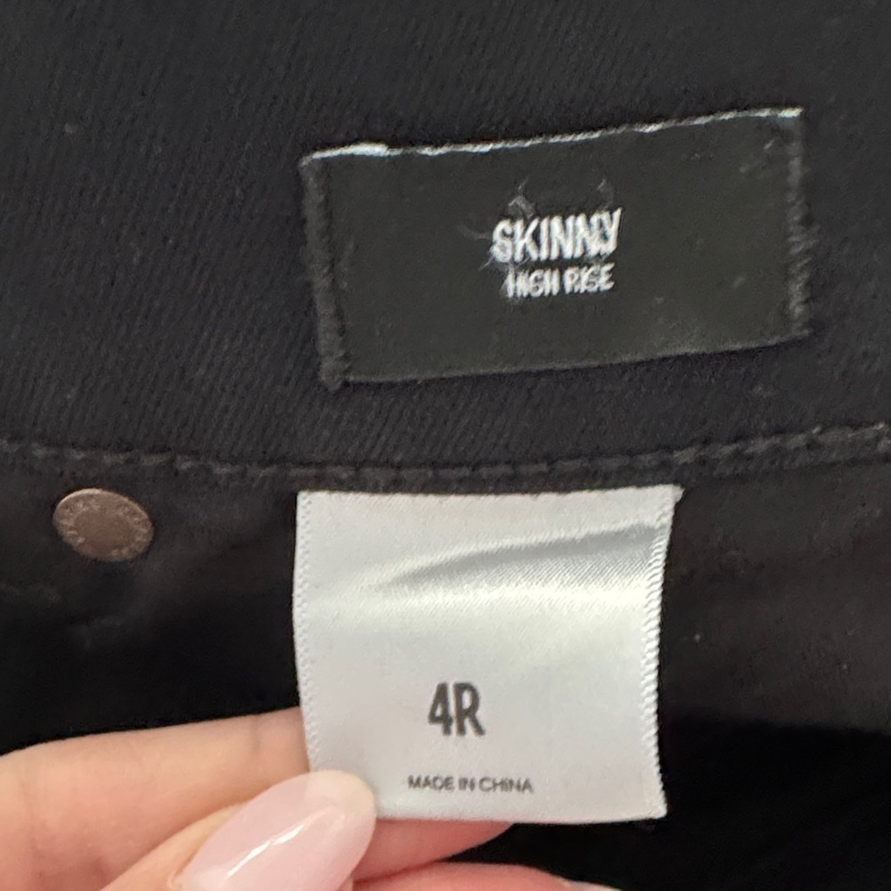Express - High Rise Black Skinny Jeans - Picture 8 of 11